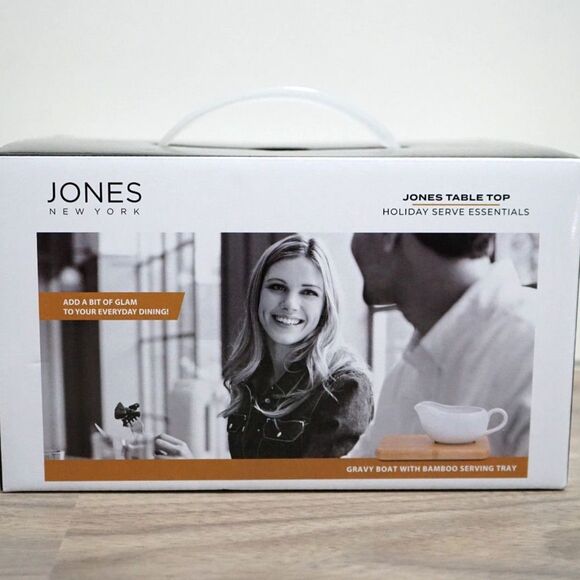 NEW! Jones New York Gravy Boat with Bamboo Tray - Picture 2 of 6